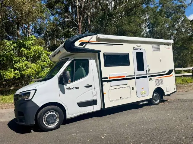 USED 2022 WINDSOR DAINTREE