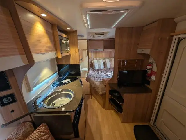 https://media-caravea.syd1.digitaloceanspaces.com/caravans/6EC22337/image-7.webp?q=wjVi5oxyf6