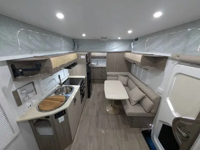 USED 2020 AVAN ASPIRE 555
