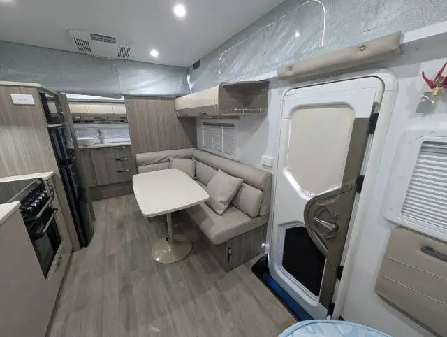 USED 2020 AVAN ASPIRE 555
