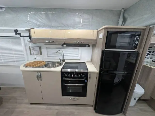 USED 2020 AVAN ASPIRE 555