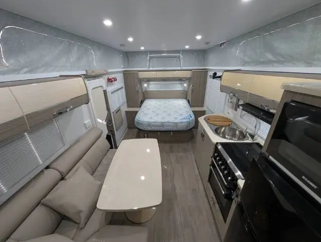 USED 2020 AVAN ASPIRE 555