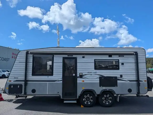 USED 2017 EMPIRE MONTE CARLO