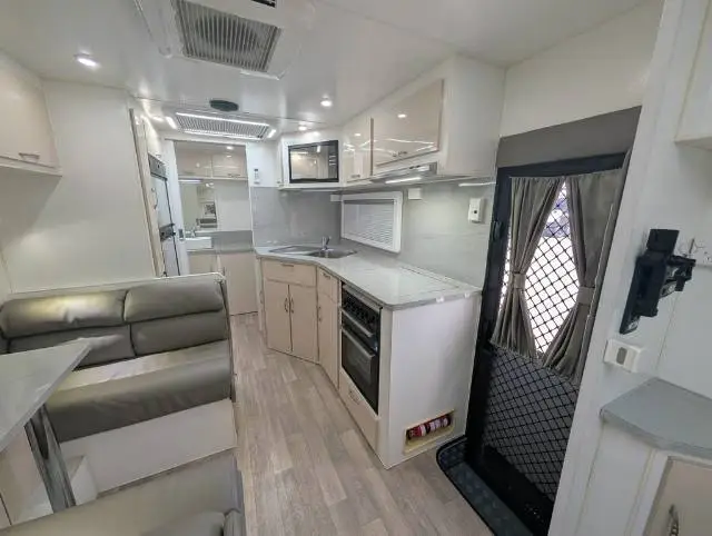 USED 2017 EMPIRE MONTE CARLO