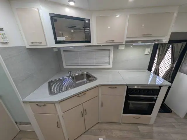 USED 2017 EMPIRE MONTE CARLO