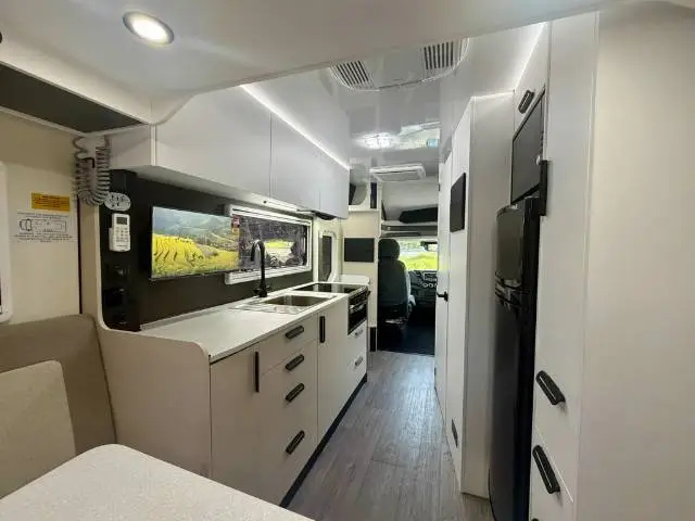 USED 2025 AVIDA BRUNY B7042