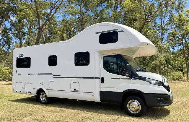 https://media-caravea.syd1.digitaloceanspaces.com/caravans/6EC22935/image-2.webp?q=mvEcg9oAyL