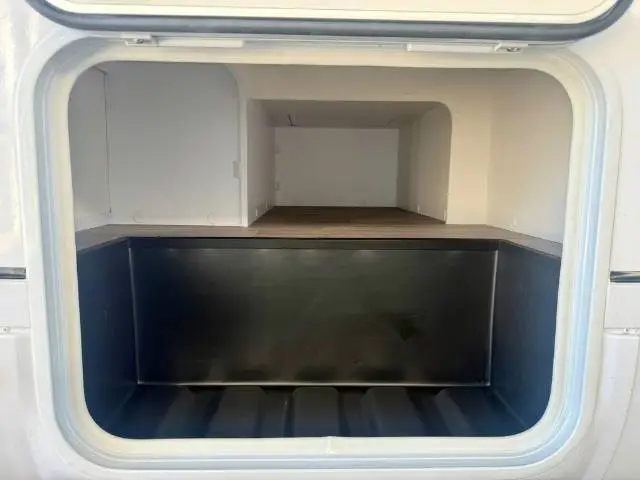 https://media-caravea.syd1.digitaloceanspaces.com/caravans/6EC22935/image-9.webp?q=r8GA6YgCNh