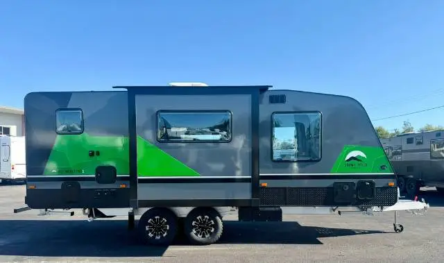 https://media-caravea.syd1.digitaloceanspaces.com/caravans/6EC22939/image-3.webp?q=tATSt1DXpi