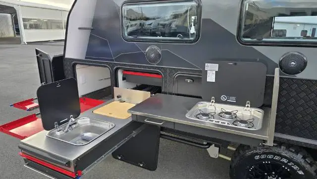 https://media-caravea.syd1.digitaloceanspaces.com/caravans/6EC23115/image-8.webp?q=XvU0s6nKuZ