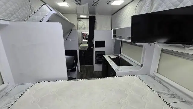 https://media-caravea.syd1.digitaloceanspaces.com/caravans/6EC23115/image-9.webp?q=RNxcHYkoAa