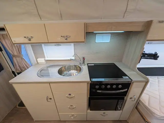USED 2017 JAYCO JOURNEY 17.56-9