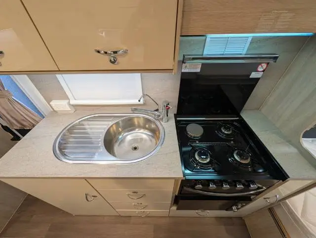 USED 2017 JAYCO JOURNEY 17.56-9