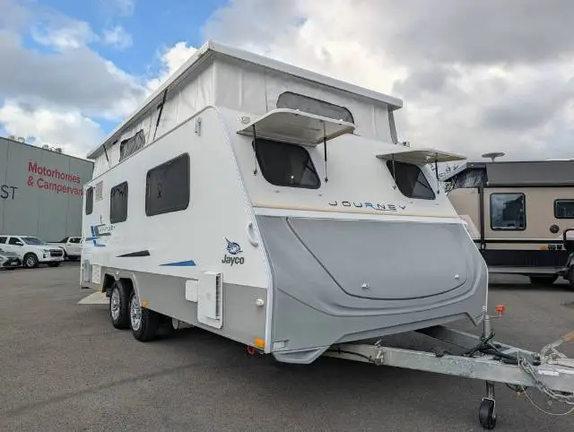 USED 2017 JAYCO JOURNEY 17.56-9