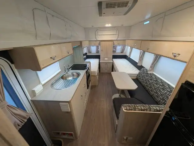 USED 2017 JAYCO JOURNEY 17.56-9
