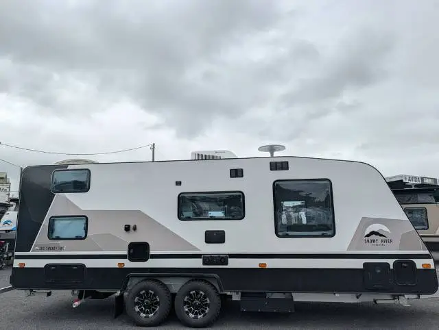 https://media-caravea.syd1.digitaloceanspaces.com/caravans/6EC23471/image-3.webp?q=6QjToc6foZ