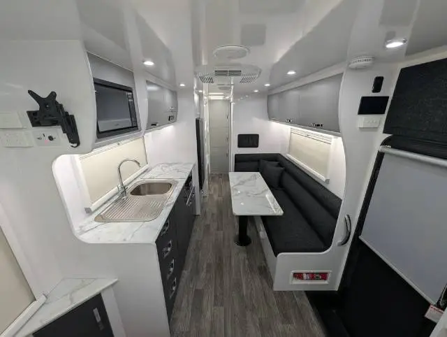 https://media-caravea.syd1.digitaloceanspaces.com/caravans/6EC23471/image-9.webp?q=2rGXwAOaPQ