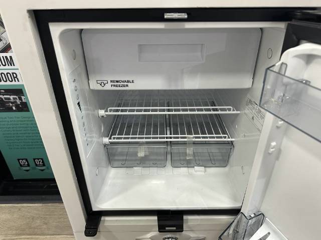 NEW 2026 SNOWY RIVER SRH16F FAMILY HYBRID 1 AXLE