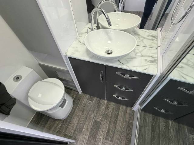 NEW 2026 SNOWY RIVER SRH16 HYBRID 1 AXLE