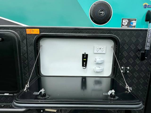 NEW 2025 SNOWY RIVER SRH13 HYBRID 1 AXLE