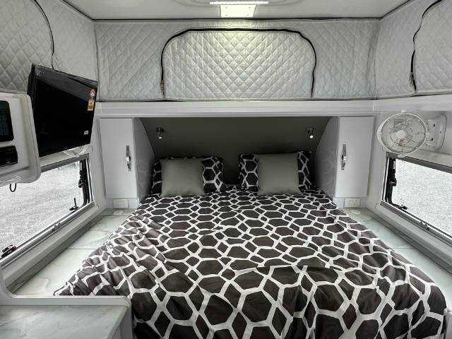 NEW 2025 SNOWY RIVER SRH13 HYBRID 1 AXLE