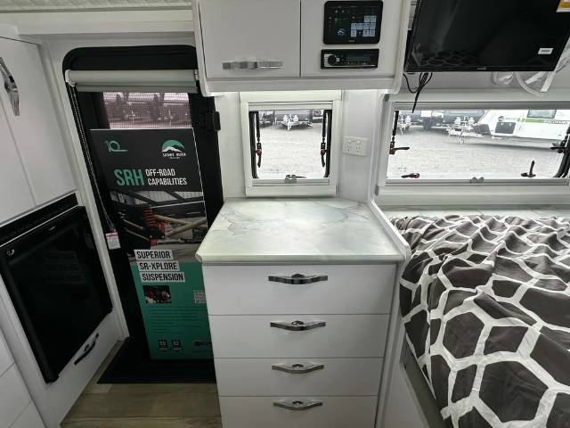 NEW 2025 SNOWY RIVER SRH13 HYBRID 1 AXLE