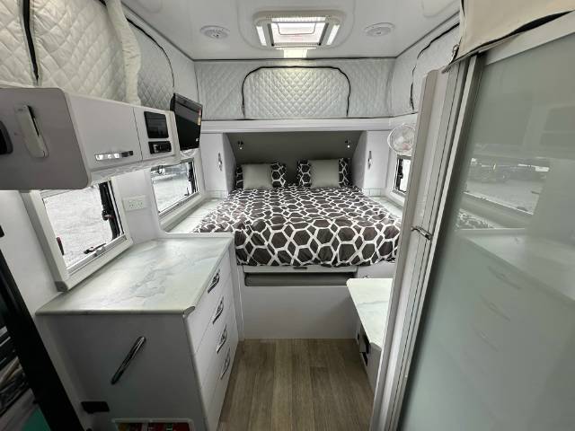 NEW 2025 SNOWY RIVER SRH13 HYBRID 1 AXLE