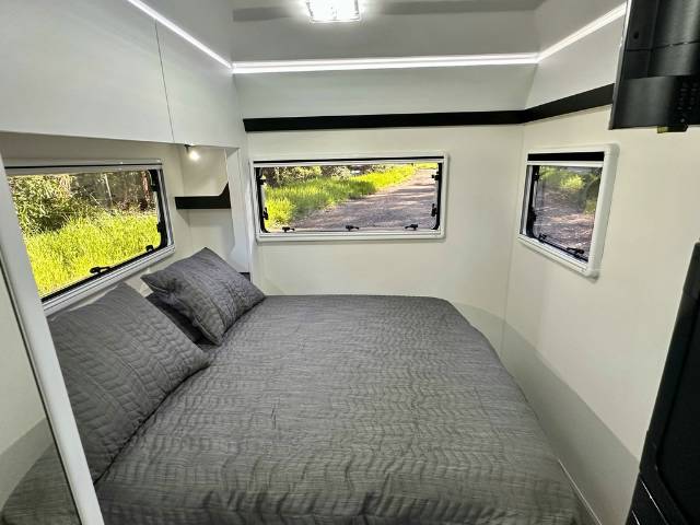 NEW 2025 AVIDA BEECHWORTH B7872 IB *AVAILABLE NOW* MOTORHOME AUTOMATIC