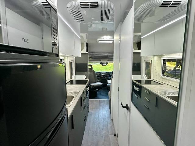 NEW 2025 AVIDA BEECHWORTH B7872 IB *AVAILABLE NOW* MOTORHOME AUTOMATIC