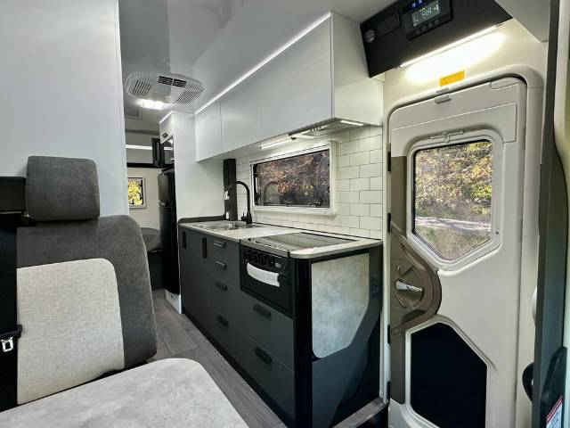NEW 2025 AVIDA BEECHWORTH B7872 IB *AVAILABLE NOW* MOTORHOME AUTOMATIC