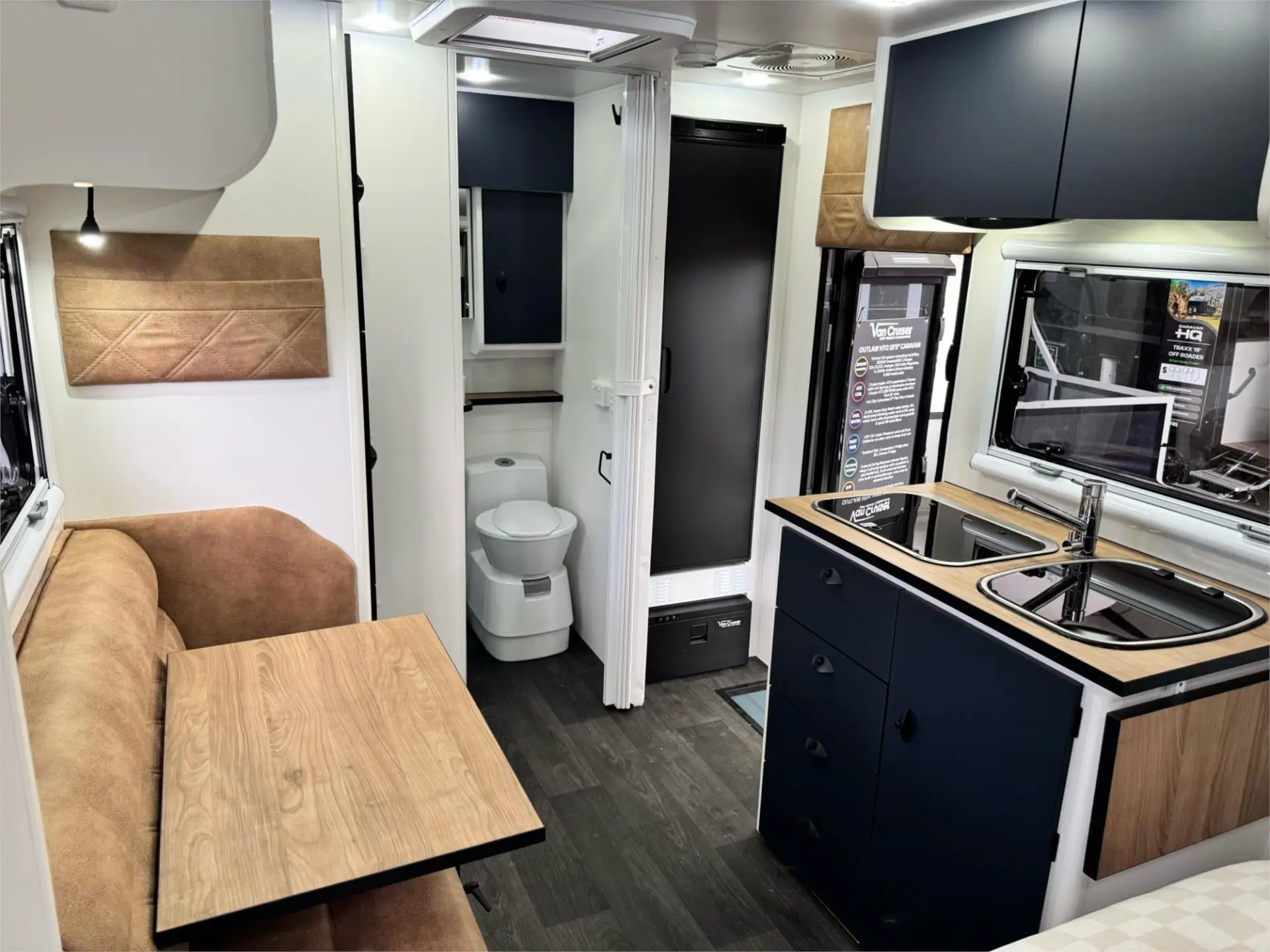 https://media-caravea.syd1.digitaloceanspaces.com/caravans/95EIC11009/exterior-11.webp