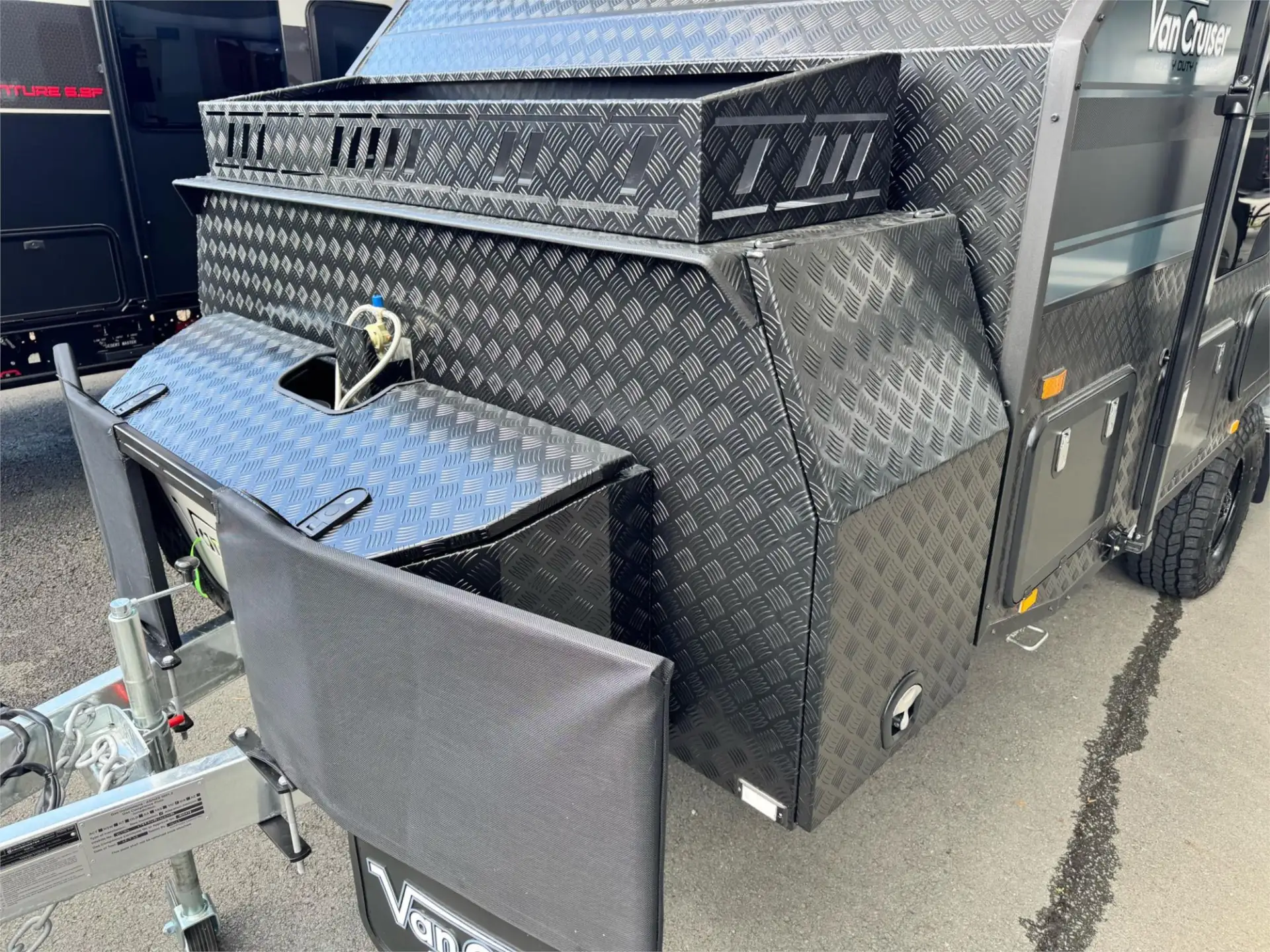 https://media-caravea.syd1.digitaloceanspaces.com/caravans/95EIC11009/exterior-2.webp