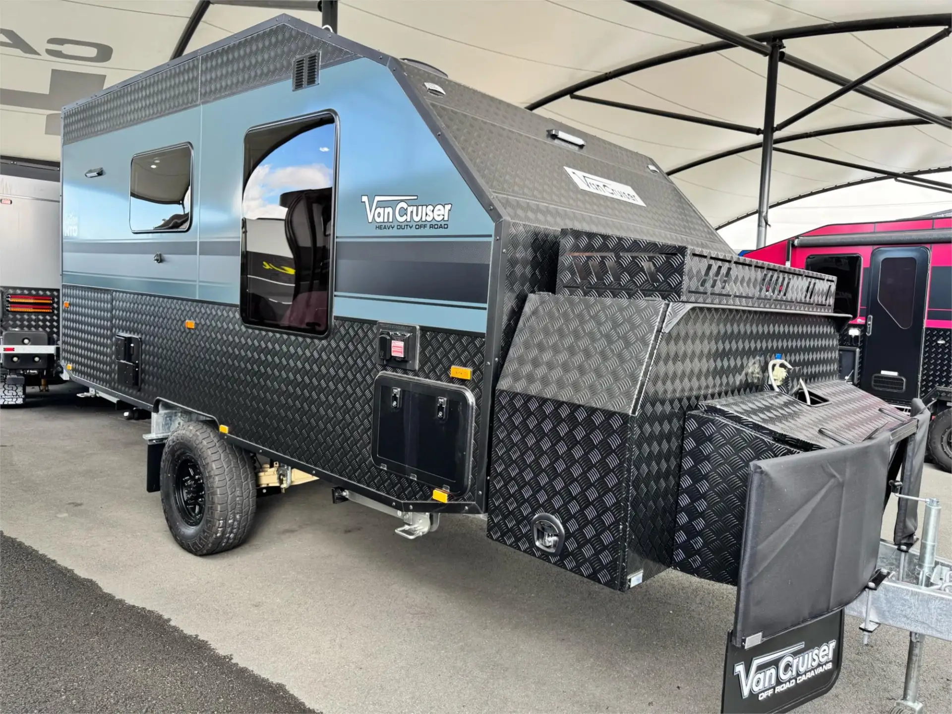 https://media-caravea.syd1.digitaloceanspaces.com/caravans/95EIC11009/exterior-21.webp