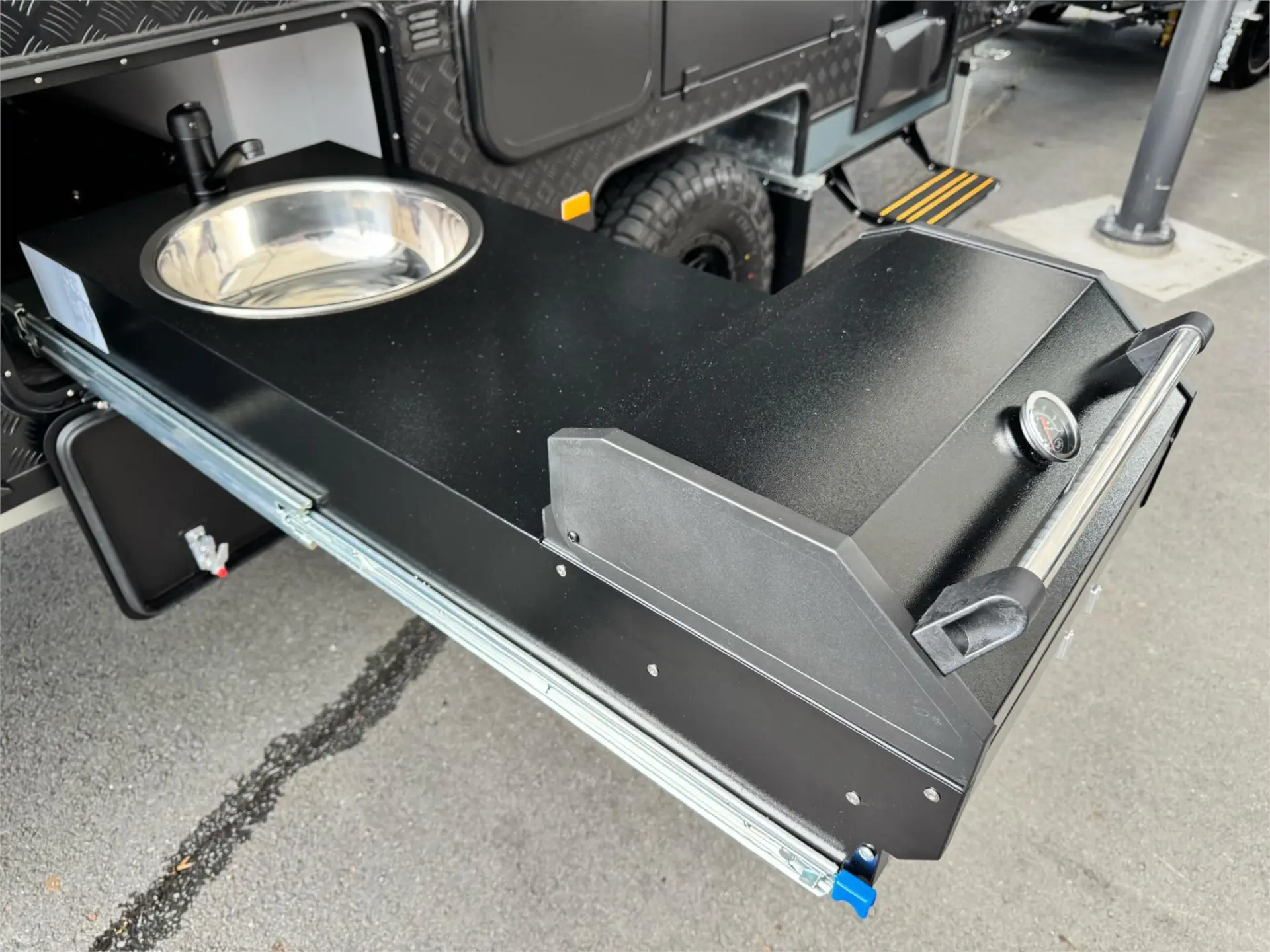 https://media-caravea.syd1.digitaloceanspaces.com/caravans/95EIC11009/exterior-26.webp