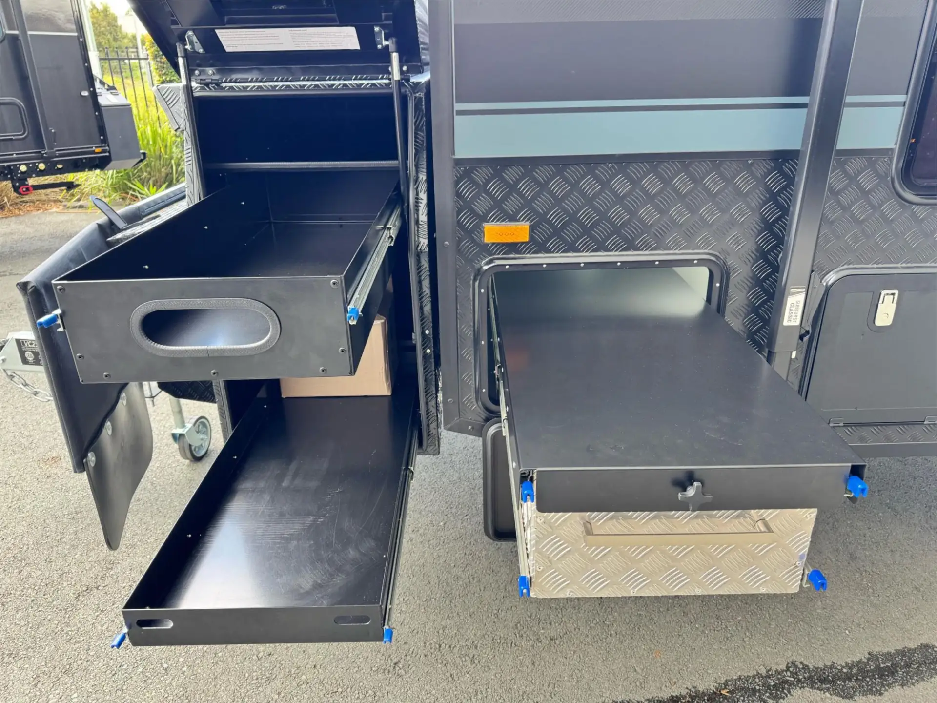 https://media-caravea.syd1.digitaloceanspaces.com/caravans/95EIC11009/exterior-4.webp