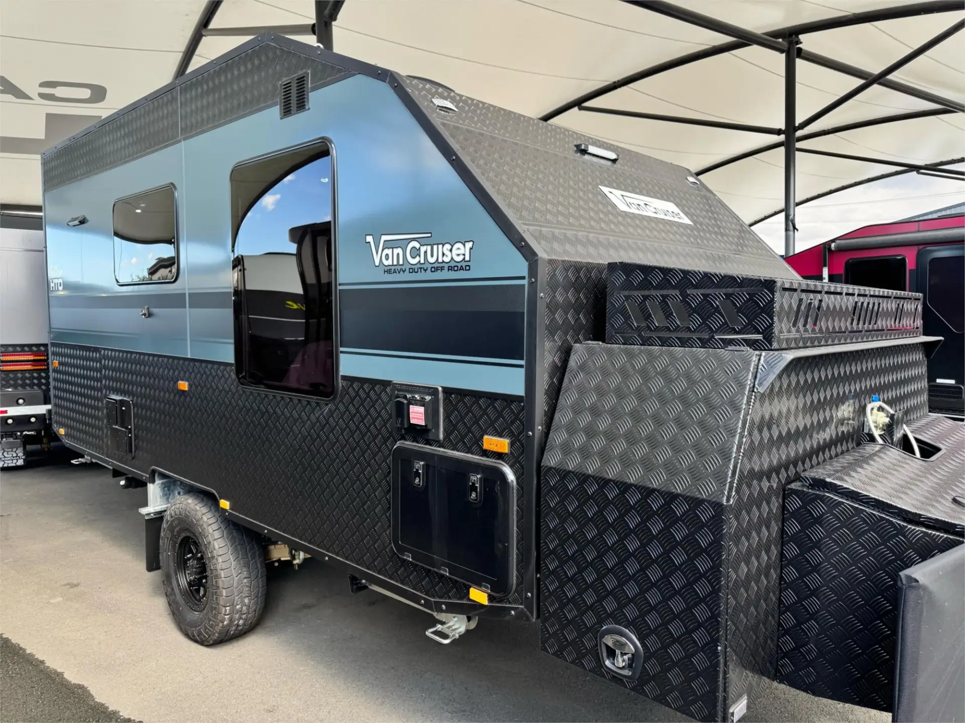 https://media-caravea.syd1.digitaloceanspaces.com/caravans/95EIC11009/exterior-5.webp