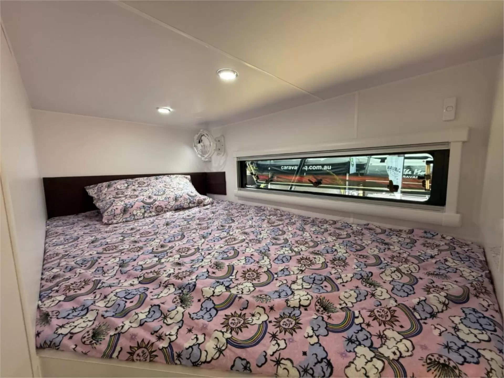 https://media-caravea.syd1.digitaloceanspaces.com/caravans/95EIC11042/exterior-13.webp