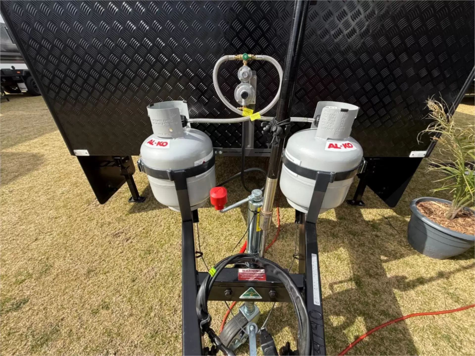 https://media-caravea.syd1.digitaloceanspaces.com/caravans/95EIC11042/exterior-23.webp