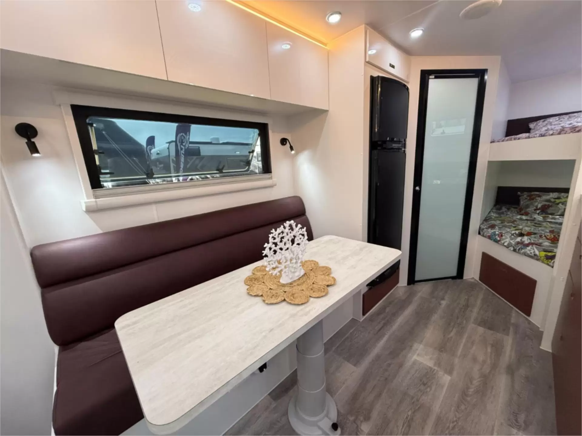 https://media-caravea.syd1.digitaloceanspaces.com/caravans/95EIC11042/exterior-4.webp