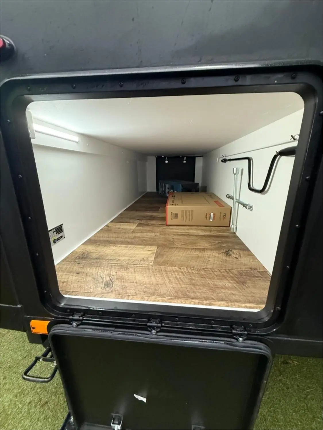 https://media-caravea.syd1.digitaloceanspaces.com/caravans/95EIC11230/exterior-21.webp