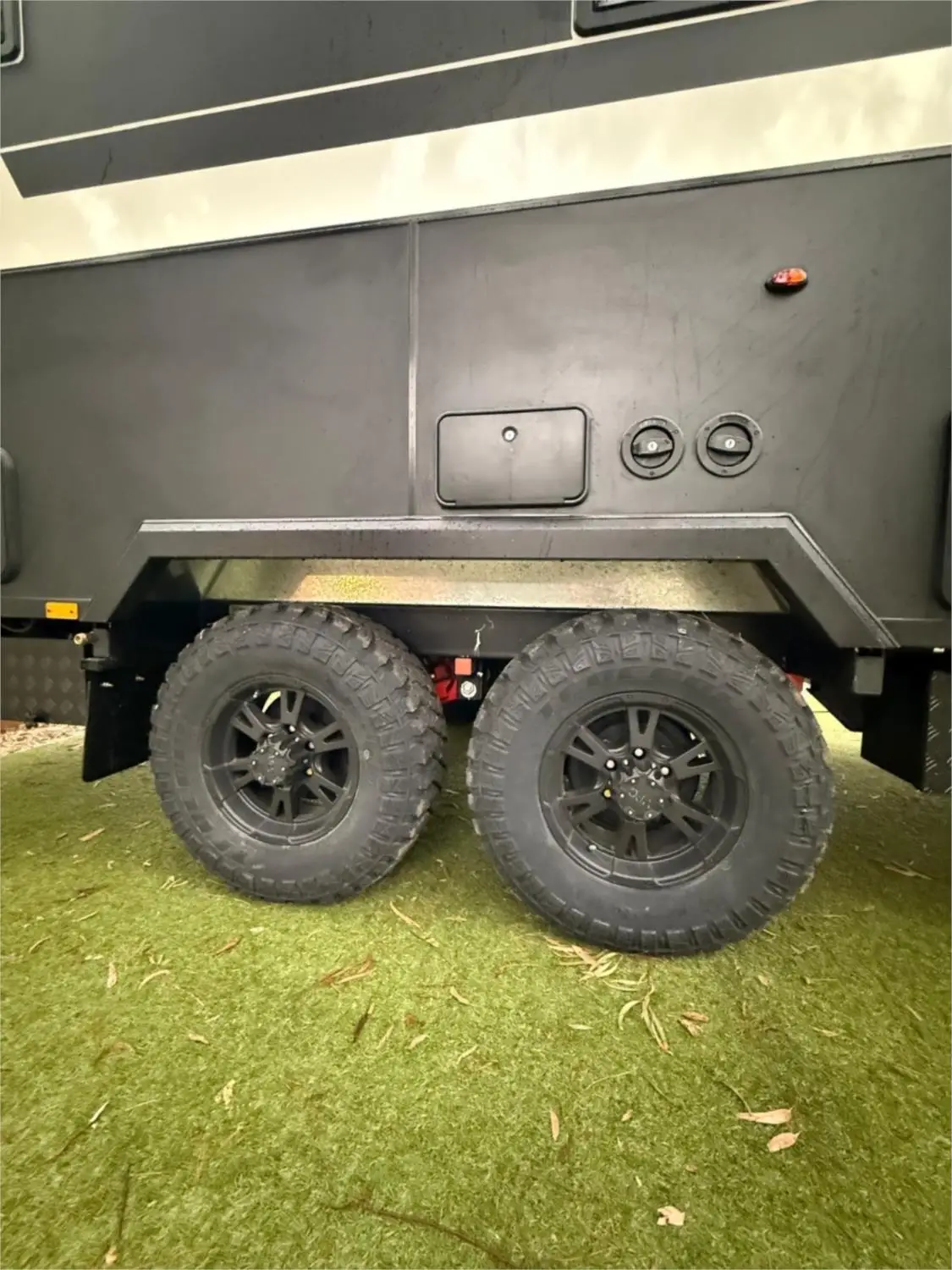 https://media-caravea.syd1.digitaloceanspaces.com/caravans/95EIC11230/exterior-27.webp
