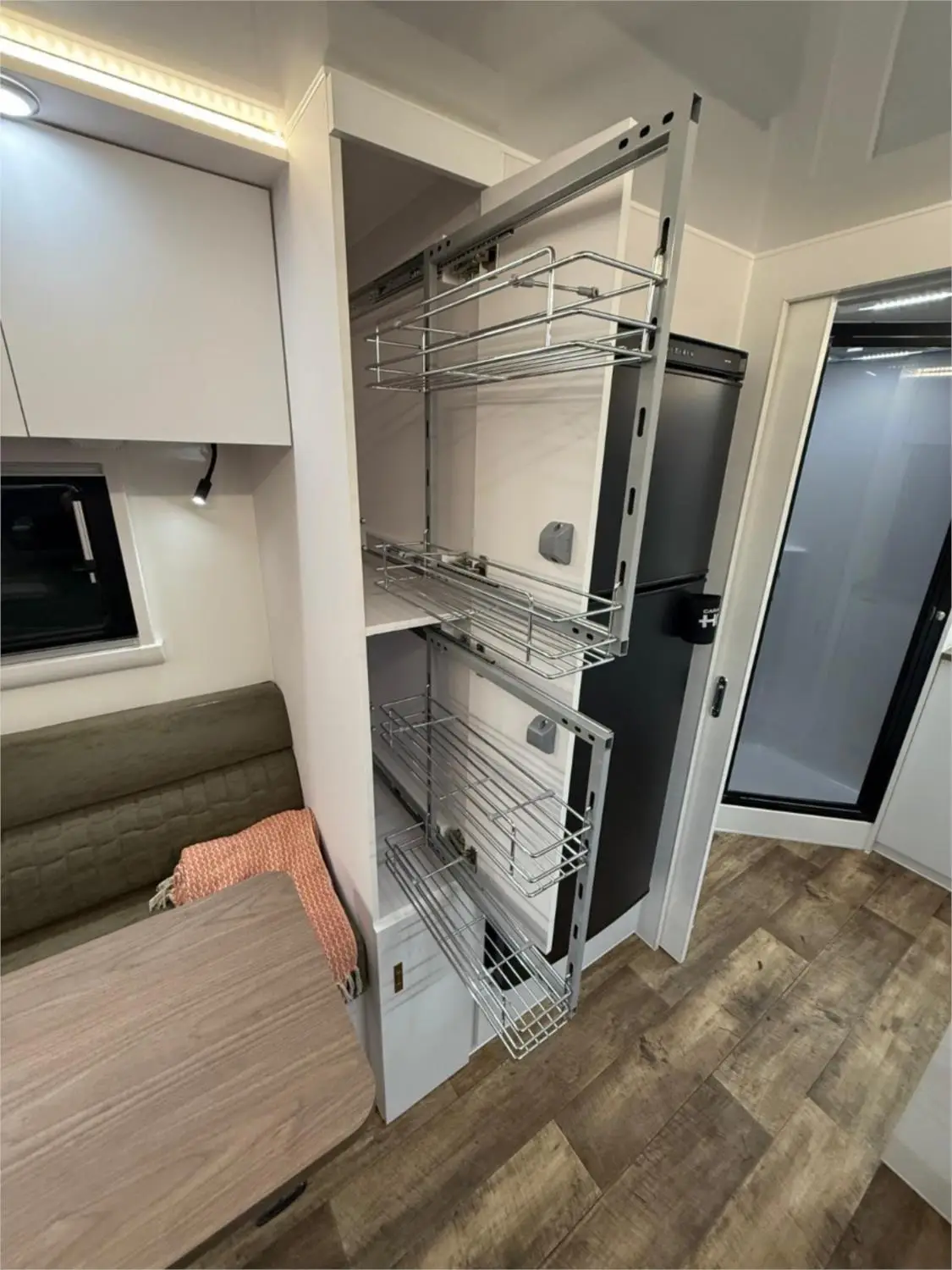 https://media-caravea.syd1.digitaloceanspaces.com/caravans/95EIC11230/exterior-30.webp