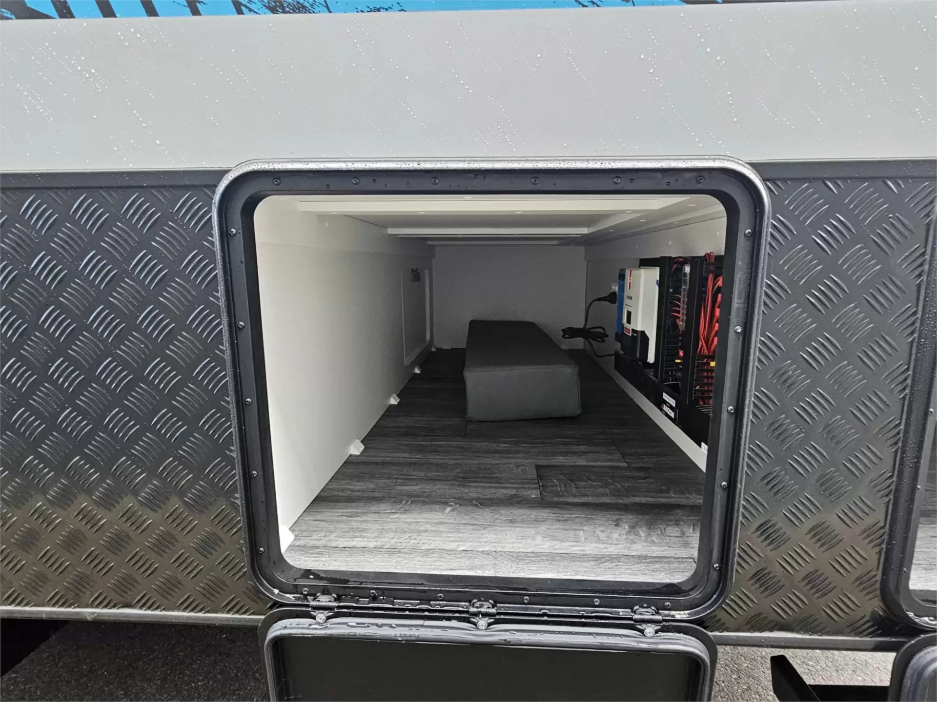 https://media-caravea.syd1.digitaloceanspaces.com/caravans/95EIC11626/exterior-1.webp