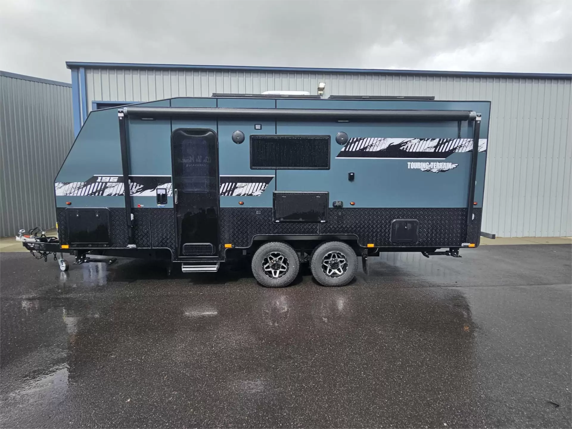https://media-caravea.syd1.digitaloceanspaces.com/caravans/95EIC11627/exterior-11.webp