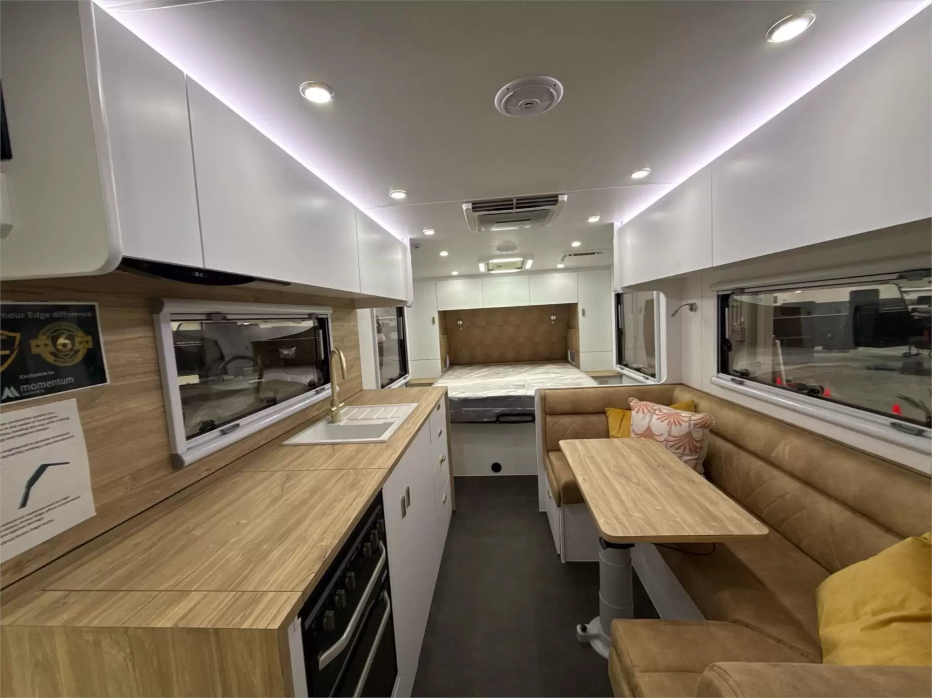 https://media-caravea.syd1.digitaloceanspaces.com/caravans/95EIC11809/exterior-11.webp