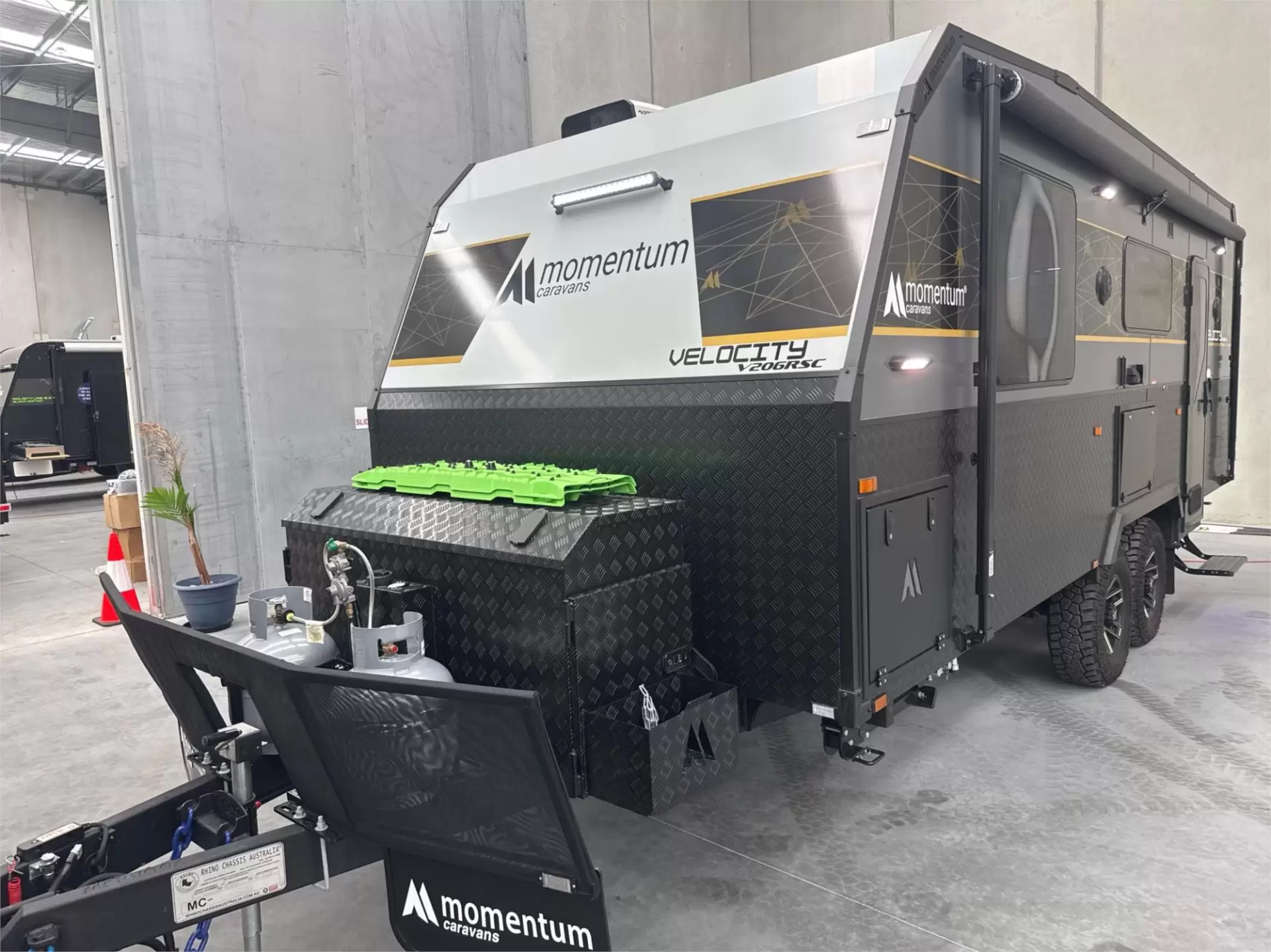 https://media-caravea.syd1.digitaloceanspaces.com/caravans/95EIC11809/exterior-15.webp