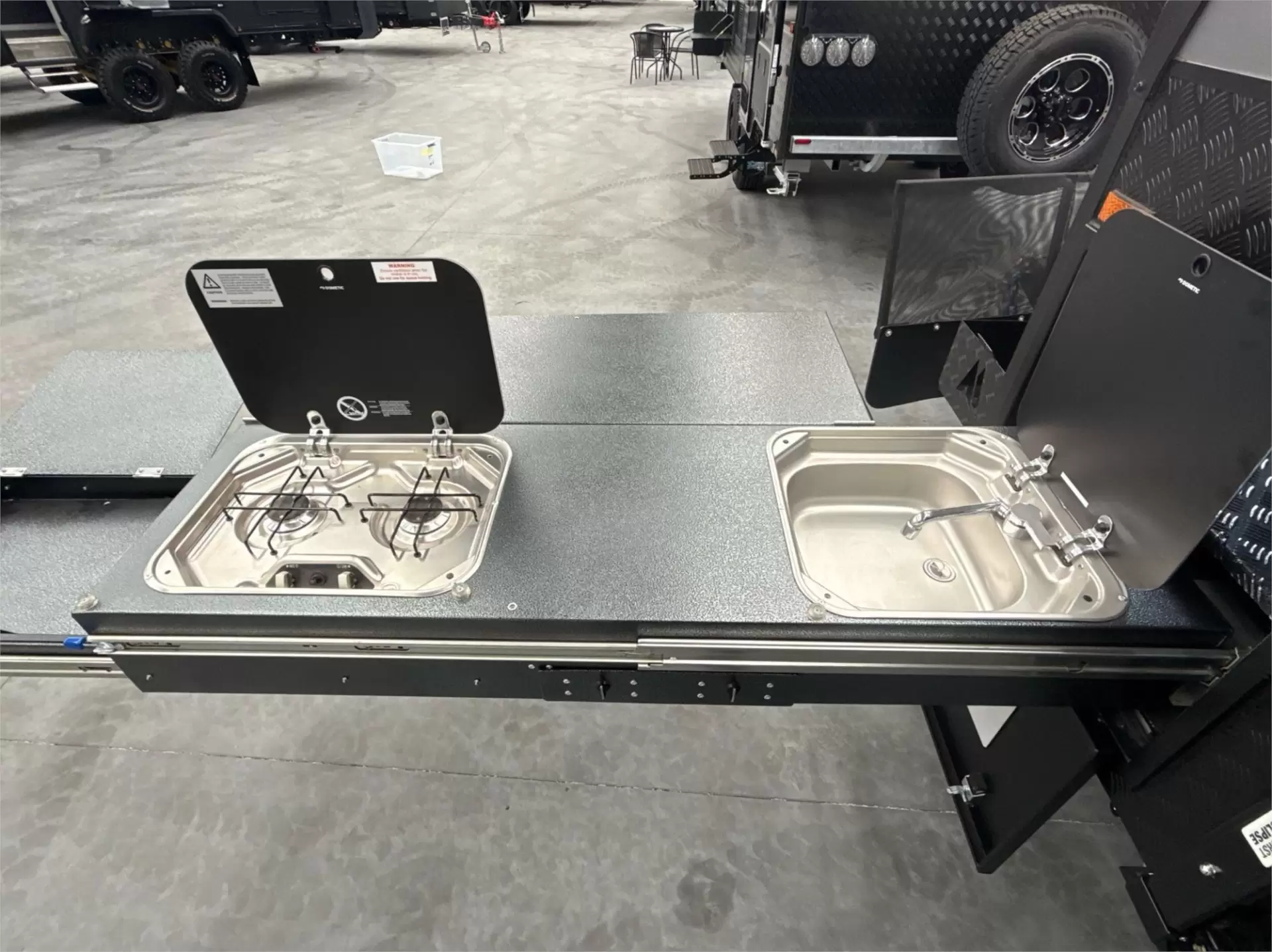 https://media-caravea.syd1.digitaloceanspaces.com/caravans/95EIC11809/exterior-18.webp