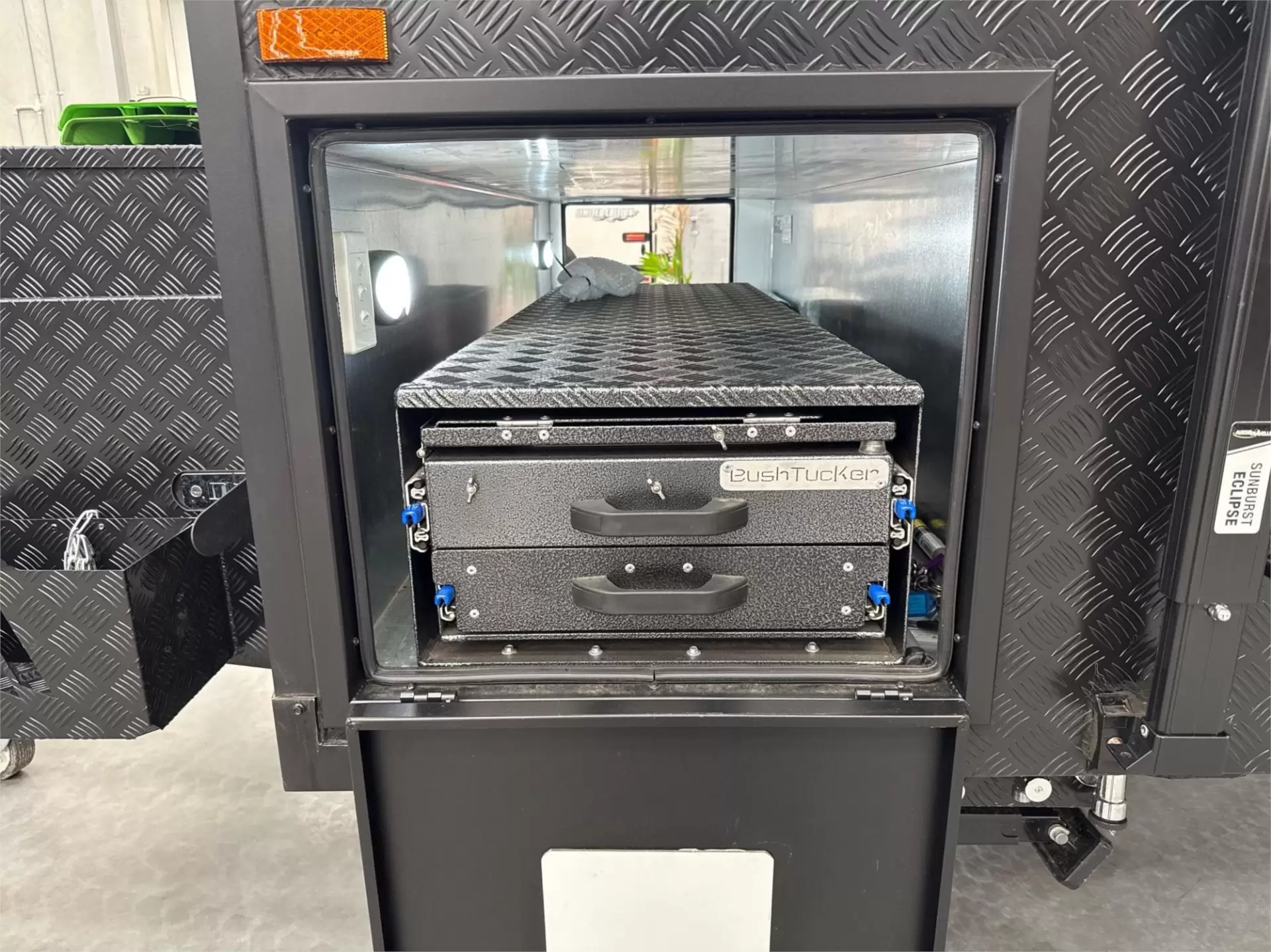 https://media-caravea.syd1.digitaloceanspaces.com/caravans/95EIC11809/exterior-19.webp