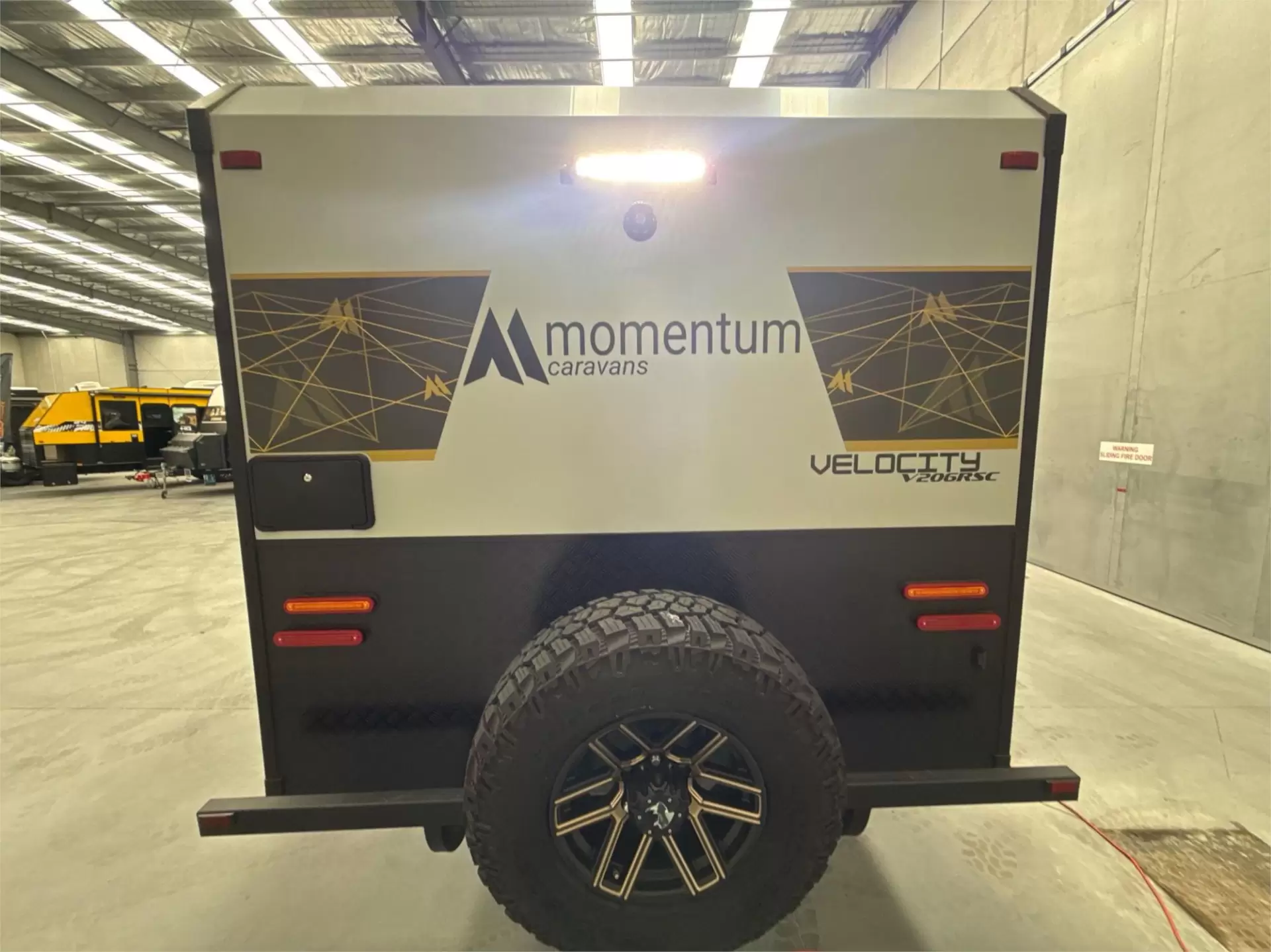 https://media-caravea.syd1.digitaloceanspaces.com/caravans/95EIC11809/exterior-24.webp