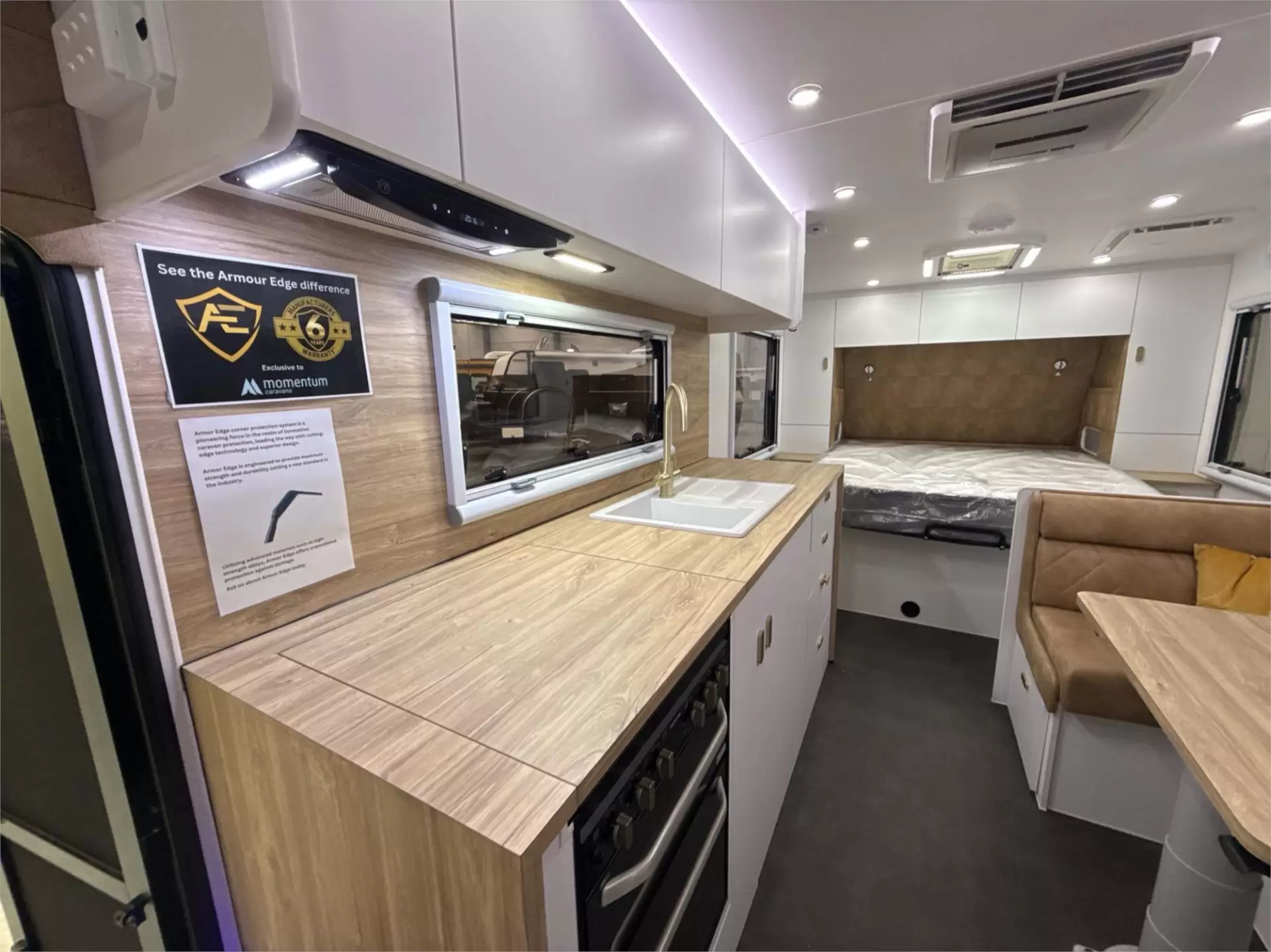 https://media-caravea.syd1.digitaloceanspaces.com/caravans/95EIC11809/exterior-36.webp